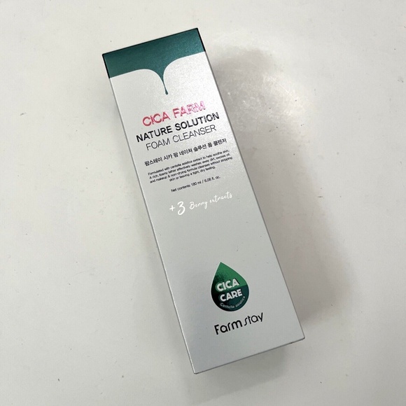 New Korean FARMSTAY Cica Farm Nature Solution Foam Cleanser K-Beauty 180ml - Picture 2 of 3